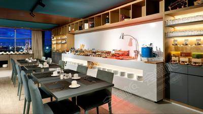 Hyatt Regency Barcelona TowerAzimut Restaurant